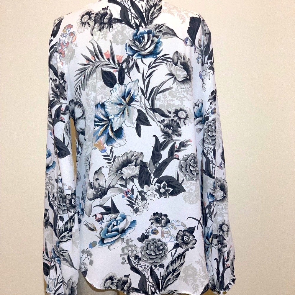 💥EUC💥 White House Black Market Floral Print Blouse - Size 4 - Picture 10 of 16
